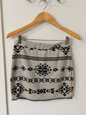 Women's Aztec-Print Mini Skirt - Black Pattern